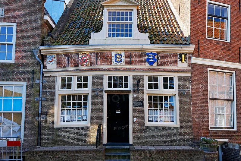 Bottle ship museum, Flessenscheepjes Museum, supposedly the largest bottle ship museum in the world in the historic Spuihuisje house from the 17th century, historic centre of Enkhuizen, North Holland, West Friesland, Netherlands