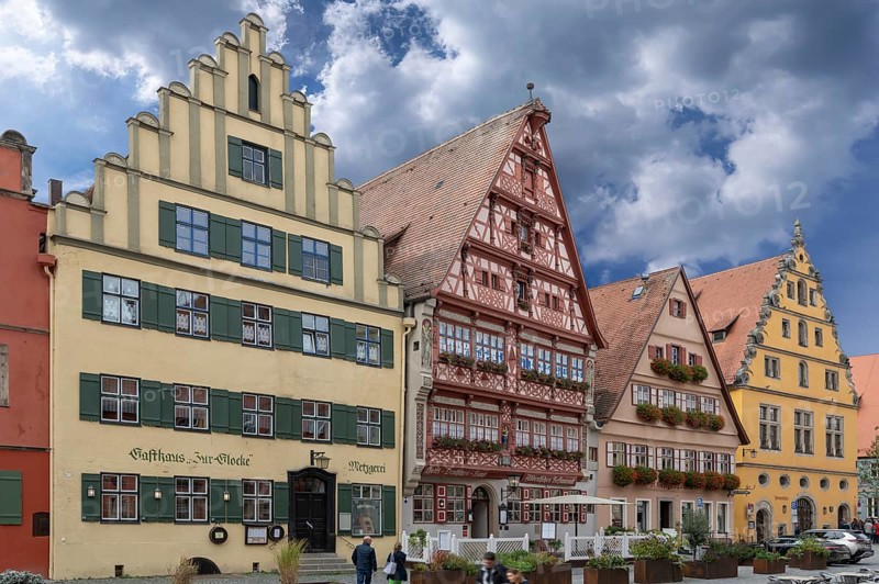Medieval inns, on the left Gasthaus Zur Glocke, Deutsches Haus and on the far right Alte Schranne, Weinmarkt, Dinkelsbühl, Bavaria, Germany, Europe