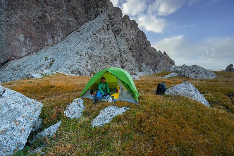 Wild camping, camping in the wilderness with a tent, Kol Suu mountain lake, Sary Beles Mountains, Naryn Province, Kyrgyzstan, Asia