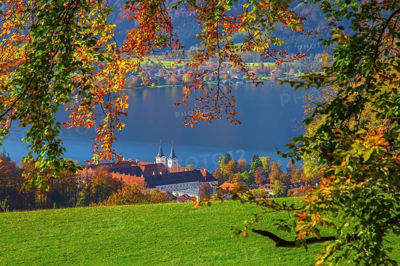 Panorama of the monastery castle above the lake in autumn, Tegernsee, Tegernsee, Tegernsee valley, Mangfall mountains, Bavarian Alps, Upper Bavaria, Bavaria, Germany, Europe
