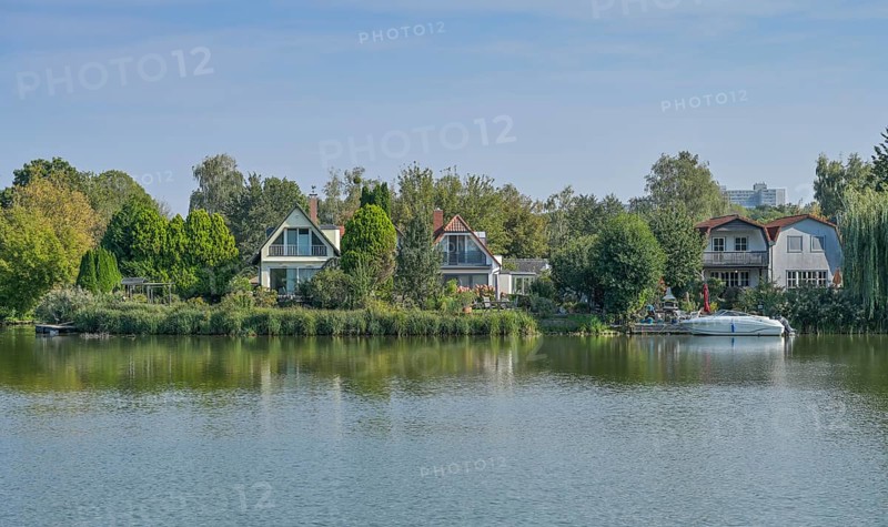 Residential buildings, villas, Grimnitzsee, Spandau, Berlin, Germany, Europe