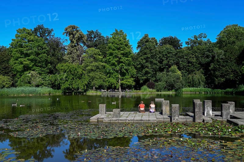 Pond in the castle garden, Karlsruhe Castle, Karlsruhe, Baden-Württemberg, Germany, Europe