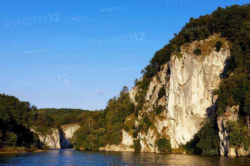 Danube breakthrough, also Weltenburg narrows, the Danube makes its way in a narrow gorge through the hard limestone table of the Upper Jurassic, rocks, river landscape, Weltenburg, district of Kelheim on the Danube, Lower Bavaria. Bavaria, Germany, Europe