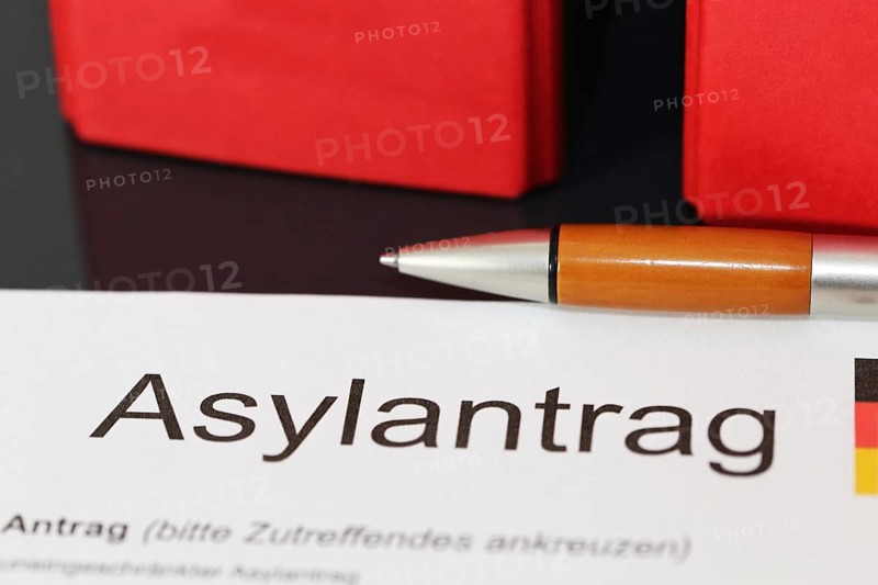 Symbolic image: Asylum application form in Germany
