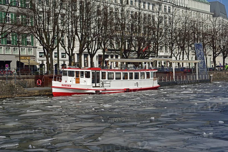 Germany, Hamburg, Inner Alster Lake, alsterboat Susebek, Europe