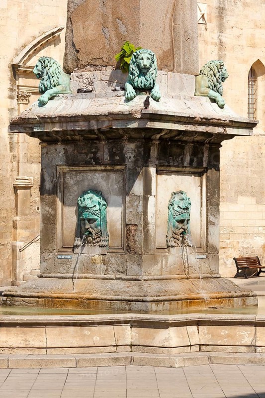 Fountain on the Place de la Republique, Arles, Département Bouches-du-Rhône, Provence, France, Europe