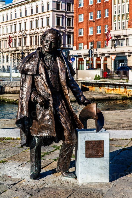 Statue of Josef Ressel, forestry official and ingenious inventor of the ship's propeller, Trieste, harbour town on the Adriatic, Friuli, Italy, Trieste, Friuli, Italy, Europe