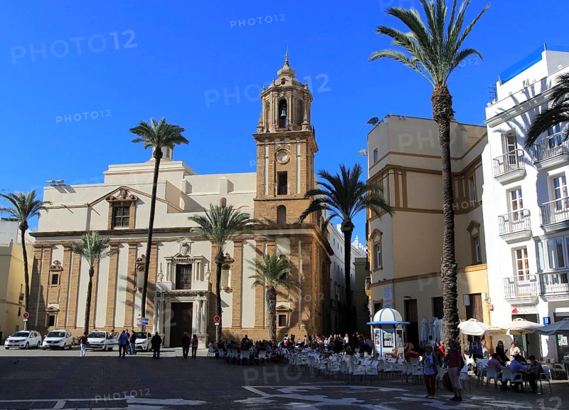 Cathedral square with Iglesia de Santiago church, Cadiz, Spain, Europe