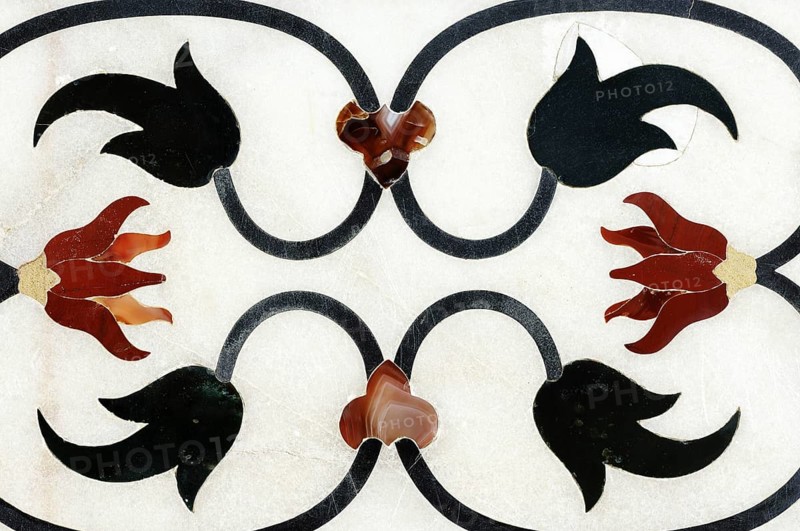 Marble inlay work, Taj Mahal, built by the Grand Mogul Shah Jahan in memory of his principal woman Mumtaz Mahal, who died in 1631, Agra, Uttar Pradesh, India, Asia