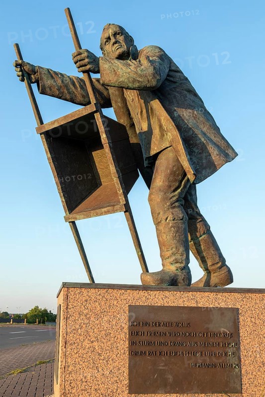 Monument to people who built dykes, Dorum-Neufeld, Wurster Land, Lower Saxony, Germany, Europe