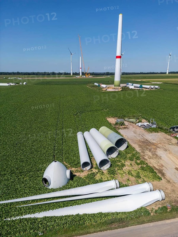 Repowering, dismantled Enercon E-58 wind turbine in a wind farm near Issum, 9 older wind turbines that have been in operation for over two decades are being replaced by a total of four Enercon E-160 turbines, under construction, with a total output of 22 megawatts, Lower Rhine, North Rhine-Westphalia, Germany, Europe