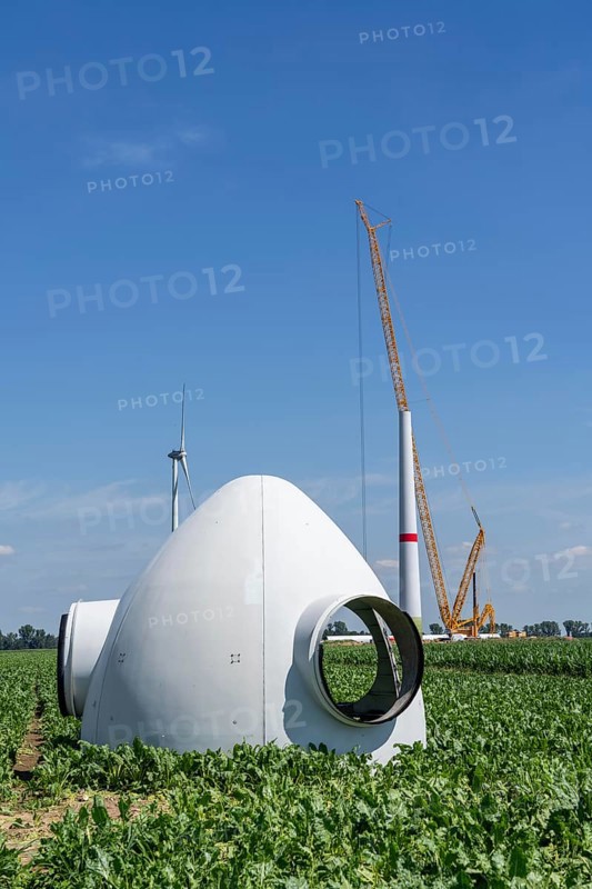 Repowering, dismantled Enercon E-58 wind turbine in a wind farm near Issum, 9 older wind turbines that have been in operation for over two decades are being replaced by a total of four Enercon E-160 turbines, under construction, with a total output of 22 megawatts, Lower Rhine, North Rhine-Westphalia, Germany, Europe