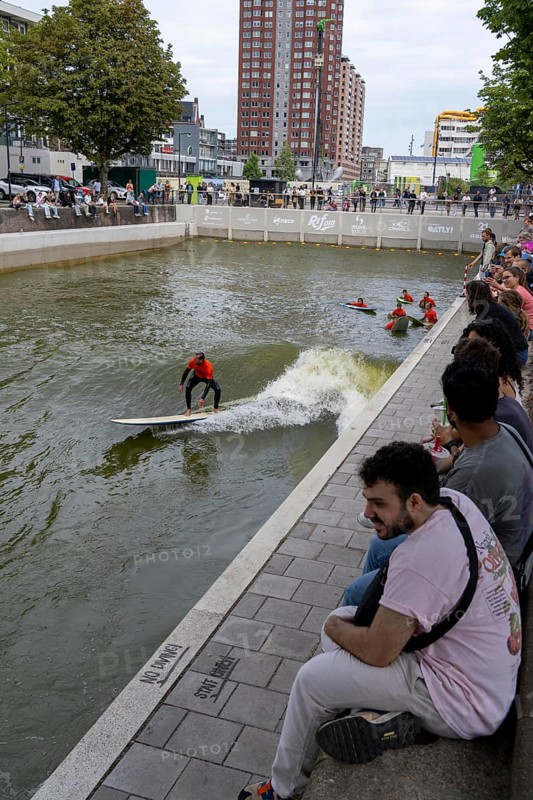 Surfing facility in the city centre of Rotterdam, Rif010, supposedly the world's first wave facility for surfers in a city, in the Steigersgracht, a 130 metre long and 21 metre wide wave pool was built in the existing canal, waves up to 1.5 metres high can be generated, every 7 seconds a wave breaks for the surfers, the 4.5 million litres in the pool, water is moved by 8 wave machines, Netherlands