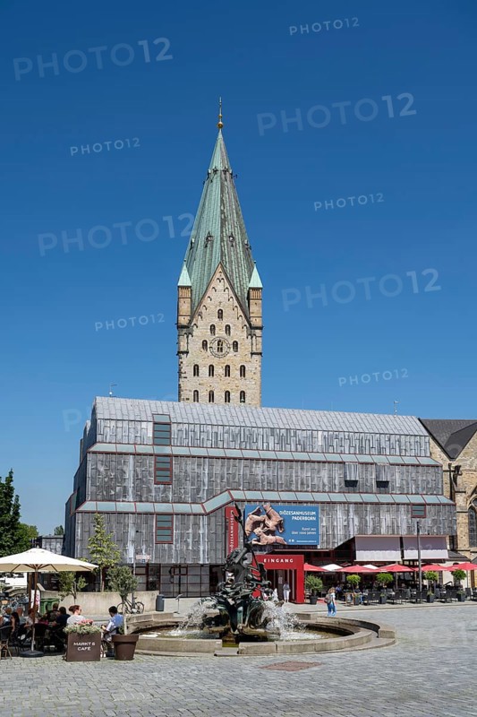 Diocesan Museum and High Cathedral on the market square, Paderborn, Westphalia, North Rhine-Westphalia, Germany, Europe