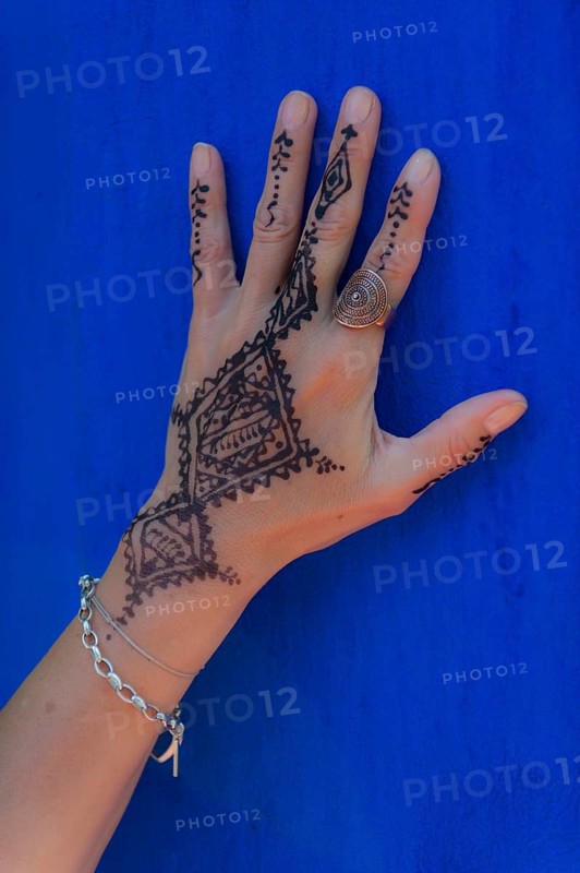 Traditional Moroccan hand tattoo, henna, tattoo, craft, tradition, traditional, oriental, arabic, plant colour, body decoration, pattern, custom, jewellery, body painting, hand, sign, symbol, design