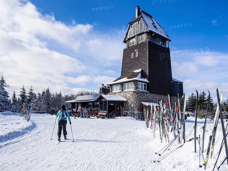 Restaurant Hanskühnenburg, hikers take a break, winter landscape, cross country skiing, Harz mountain range, Lower Saxony, Germany, Europe