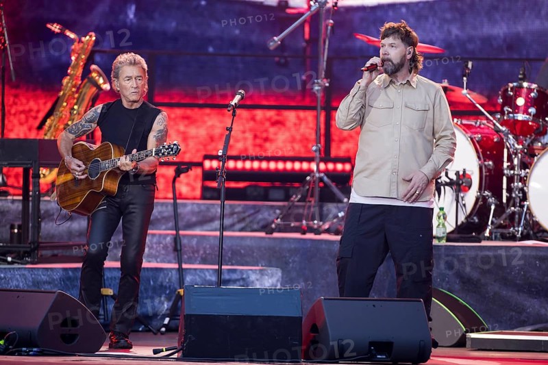 Peter Maffay and Rea Garvey live on We Love Rock 'n' Roll, Farewell Tour 2024 at the Waldbühne in Berlin on 04.07.2024