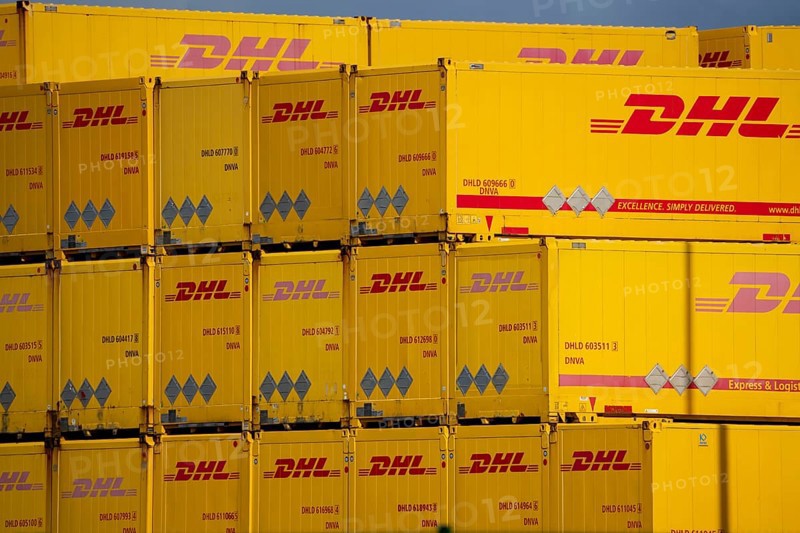 DHL, Deutsche Post, parcel centre, warehouse for freight containers, Krefeld, North Rhine-Westphalia, Germany, Europe