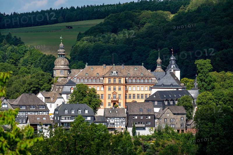Bad Berleburg, in the district of Siegen-Wittgenstein, Rothaargebirge, Sauerland, upper town, with Berleburg Castle, North Rhine-Westphalia, Germany, Europe