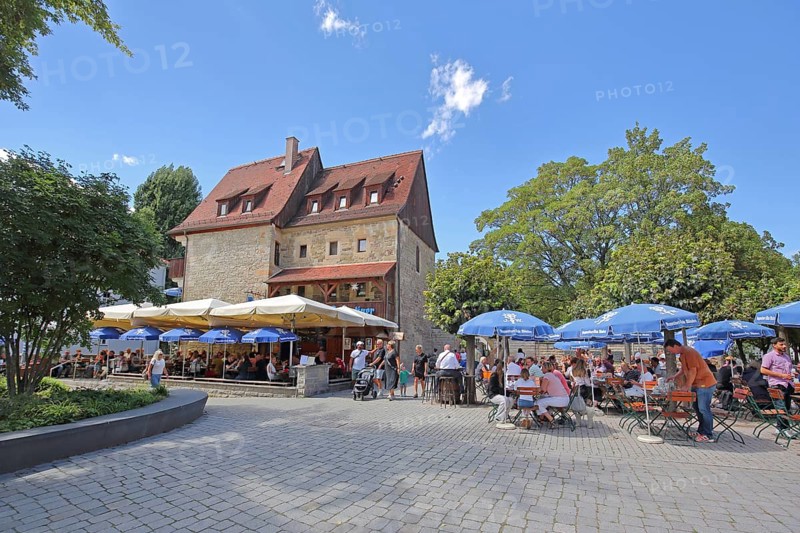 Restaurant Augustiner an der Krämerbrücke, street pub, people, inner courtyard, Erfurt, Thuringia, Germany, Europe