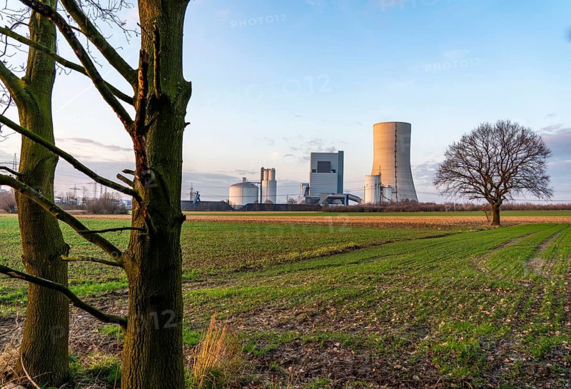 The Datteln 4 hard coal-fired power plant, operated by Uniper, on the Dormtund-Ems Canal, scheduled to go online in summer 2020 following the coal compromise, Datteln, Germany, Europe