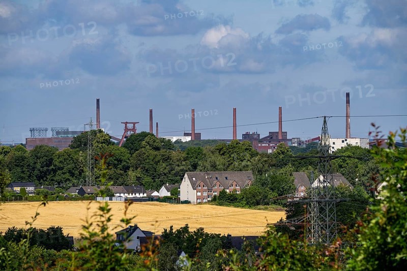 View from Mechtenberg to the Zollverein colliery and coking plant in Essen-Katernberg, North Rhine-Westphalia, Germany, Europe