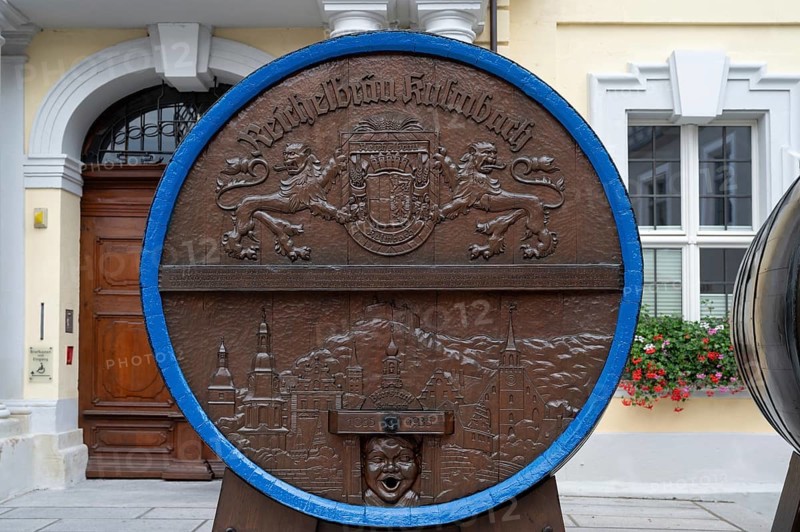 Beer keg of the brewery Reichelbrau Kulmbach in front of the town hall during the Kulmbach Beer Week, Kulmbach, Upper Franconia, Bavaria, Germany, Europe