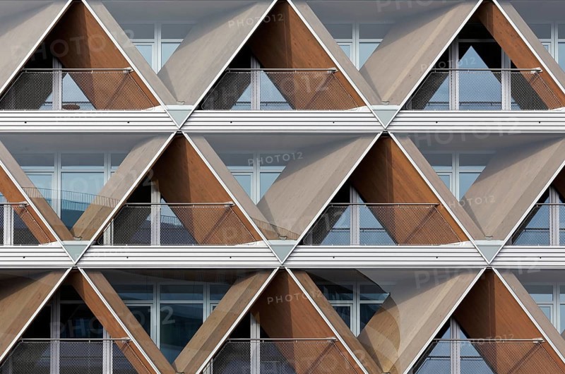 Façade with honeycomb structure, office building The Cradle by HPP Architekten, innovative timber hybrid construction, sustainable building, Düsseldorf Media Harbour, Düsseldorf, North Rhine-Westphalia, Germany, Europe