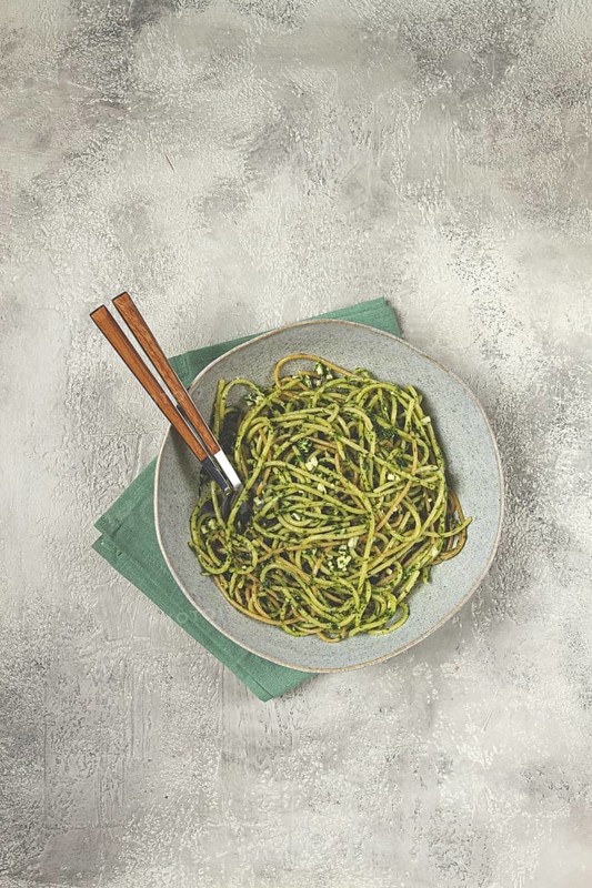 Spaghetti with pesto sauce, homemade, no people