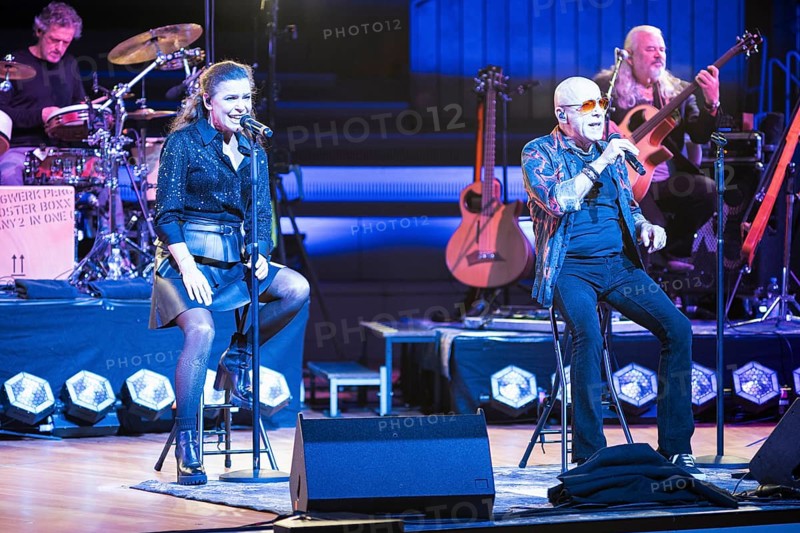 Julia Neigel and Toni Krahl, singers from Silly live on elektroAKUSTIK Tour in the sold-out Berlin Philharmonie on 16 December 2024