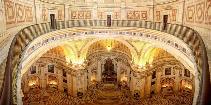 Church of Santa Engracia converted into National Pantheon, Central crossing and naves polychromed marble patterns and pipe organ, Lisbon, Portugal, Europe