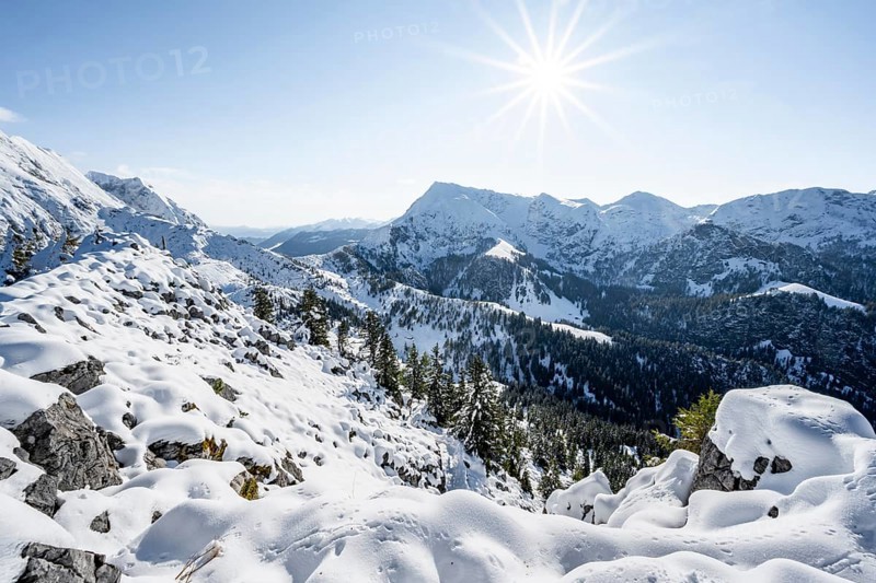 Snow-covered summit of the Jenner in autumn, view of mountain panorama with Hagengebirge, Sonnenstern, Berchtesgaden National Park, Berchtesgaden Alps, Schönau am Königssee, Berchtesgadener Land, Bavaria, Germany, Europe