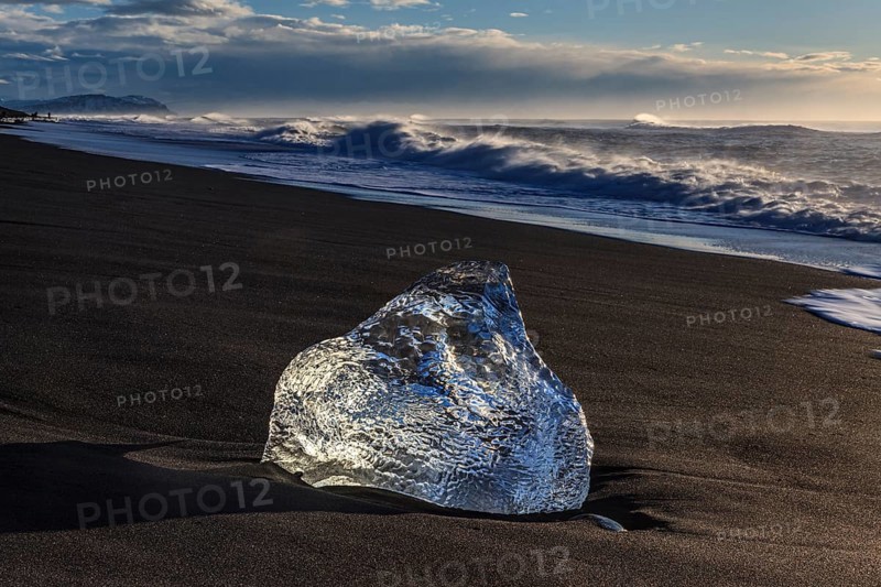 Ice floe on the beach, waves, sunny, morning mood, winter, Diamond Beach, Breidamerkursandur, Jökulsarlon, Iceland, Europe