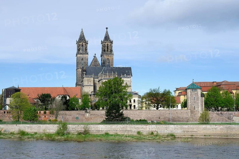 Protestant gothic Magdeburg cathedral or Cathedral of Saints Maurice and Catherine along the Elbe River, Magdeburg, Saxony Anhalt, Germany, Europe