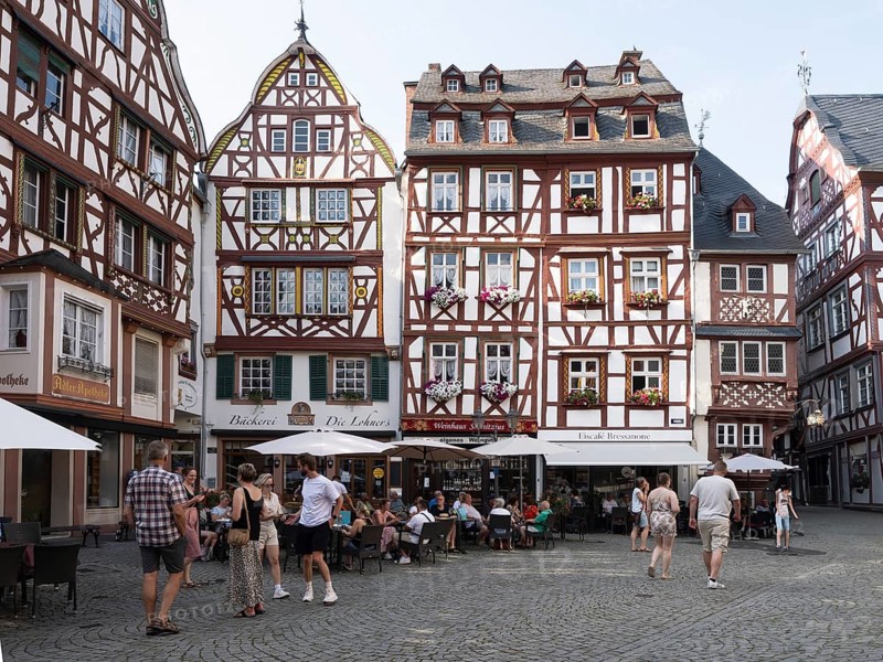The historic Bernkastel market square, Bernkastel-Kues, Moselle, Rhineland-Palatinate, Germany, Europe