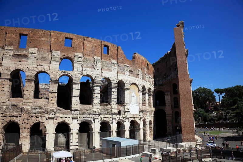The Colosseum, Amphitheatrum Novum or Amphitheatrum Flavium, Colosseo, Anfiteatro Flavio, Amphitheatre, Rome, Italy, Europe