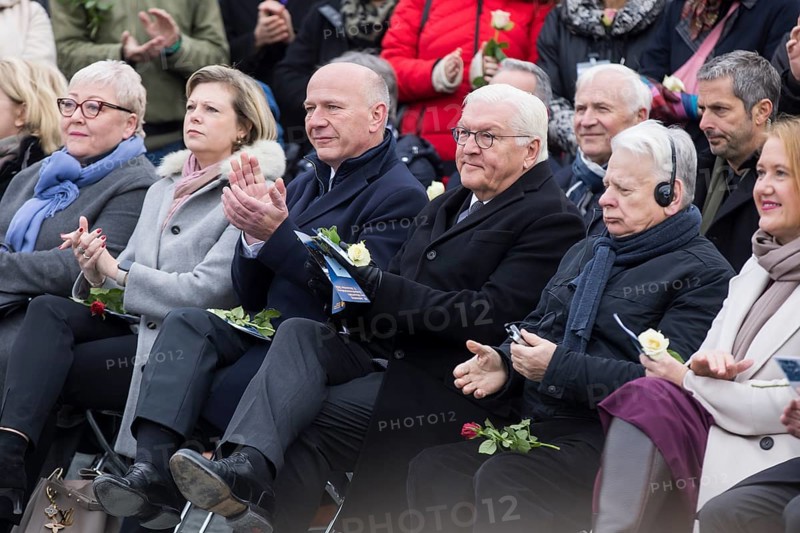 Evelyn Zupke (Federal Commissioner for the Victims of the SED Dictatorship), Kai Wegner (Governing Mayor of Berlin), Frank-Walter Steinmeier (Federal President of the Federal Republic of Germany), Bogdan Borusewicz (co-founder of Solidarnosc) and Lisa Paus (Federal Minister for Family Affairs, Senior Citizens, Women and Youth, Alliance 90/The Greens) at the central commemorative event at the Berlin Wall Memorial to mark the 35th anniversary of the fall of the Wall in Berlin, 9 November 2024