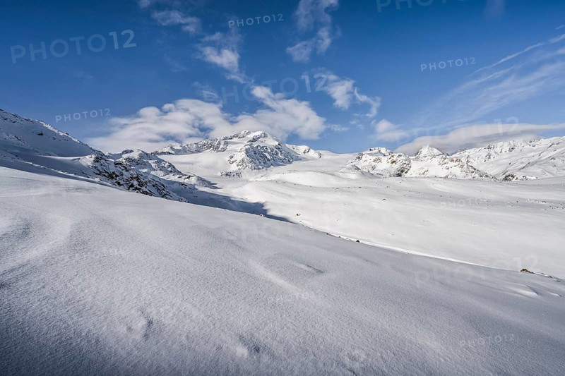Snow-covered mountain landscape, mountain peak Monte Cevedale and glacier Zufallferner, Ortler Alps, Vinschgau Valley, Italy, Europe