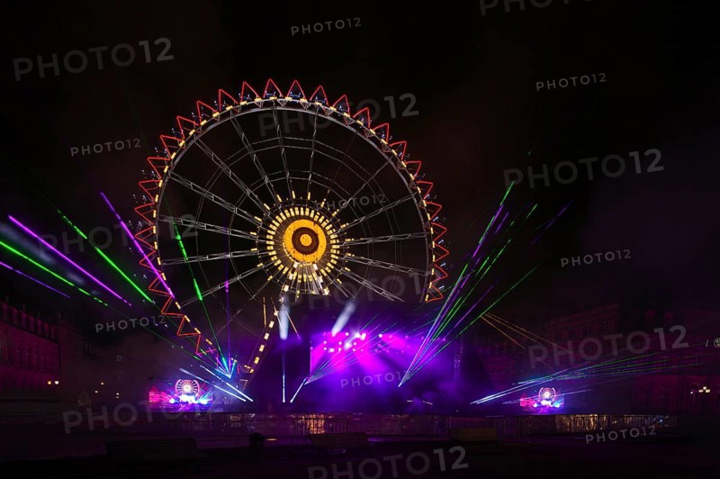 Night shot, rehearsal for New Year's Eve party, theatre, laser show, light show, Ferris wheel, Schlossplatz, Stuttgart, Baden-Württemberg, Germany, Europe
