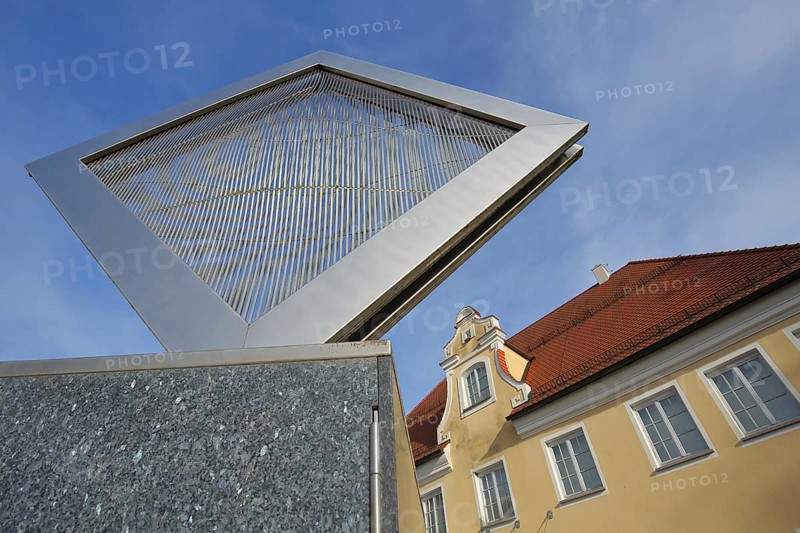 Square stainless steel sculpture with louvres and art museum built in 1785 with tail gable, classicism, abstract art, modern art, louvres, ribs, ribbed, stripes, lines, structure, square, shiny, silver, view upwards, perspective, art museum, museum of fine arts, Oberfahlheim, Nersingen, Upper Swabia, Swabia, Bavaria, Germany, Europe