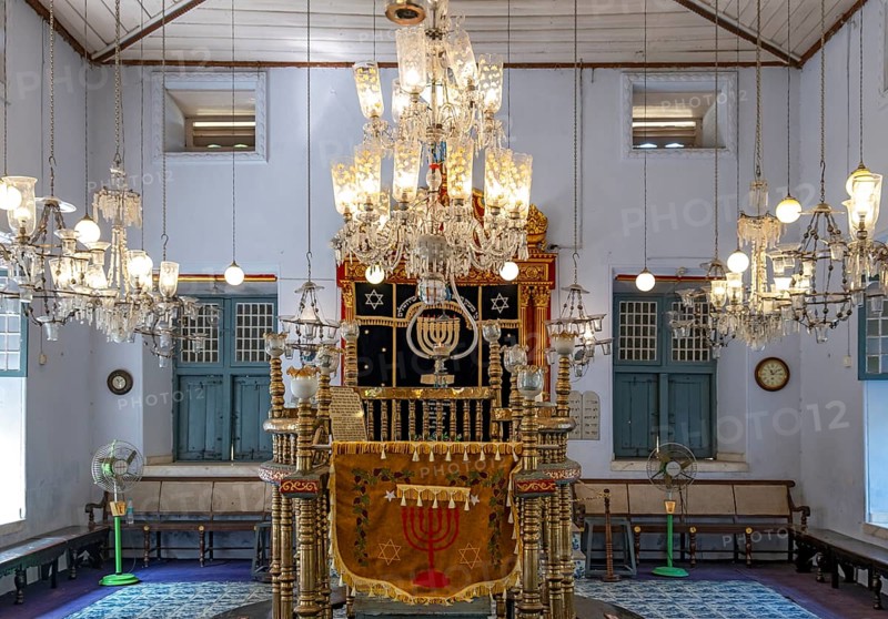 Interior of Paradesi Synagogue, Matancherry, Jew Town, Cochin, Kerala, India, Asia