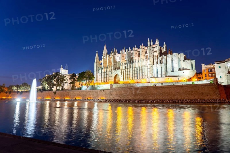 Palma de Majorca, Bay of Palma, the Cathedral of St Mary, Balearic Islands, Spain, Europe