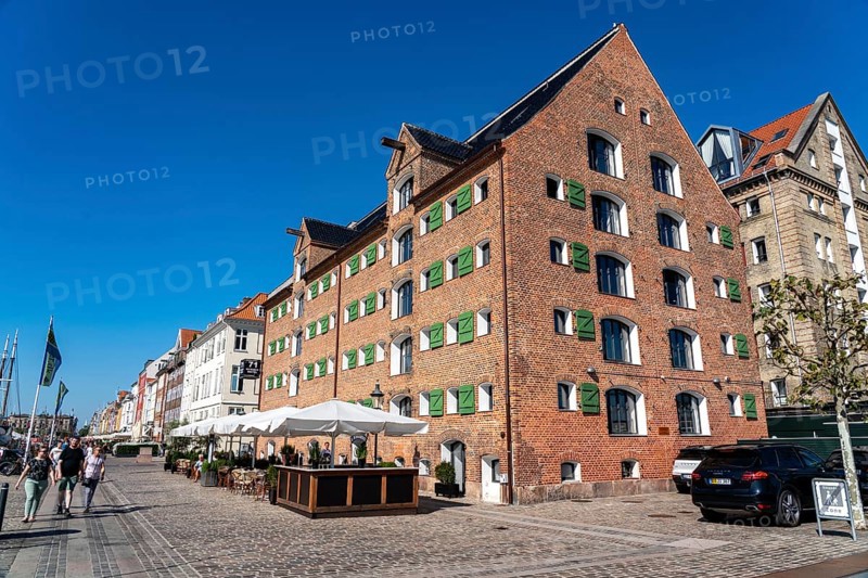 Nyhavn, in the Frederiksstaden district, harbour district with houses over 300 years old, promenade with many cafés, pubs, restaurants, canal, tourist attraction, Hotel Nyhavn 71, Copenhagen, Denmark, Europe