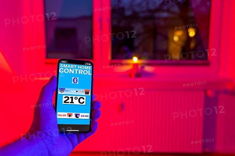 Smart Home application, control of heating, room temperature via Bluetooth, mobile phone, smartphone