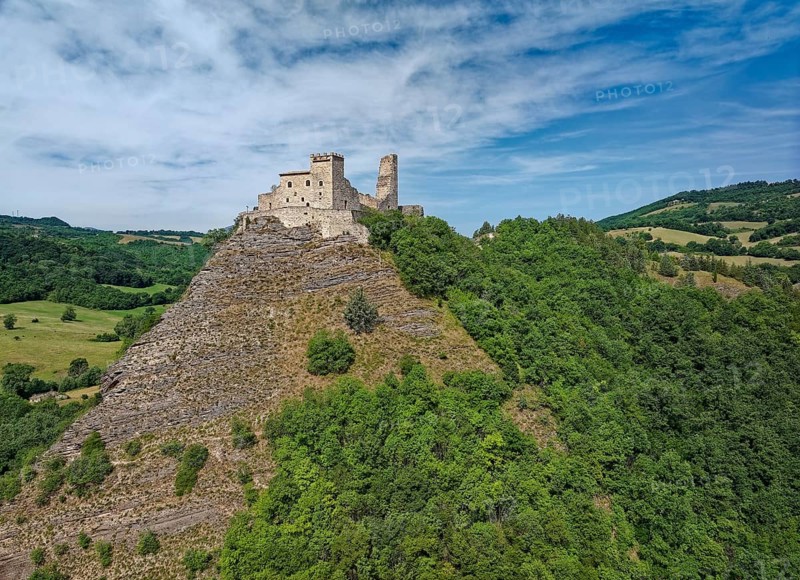 Rocca Varano, a fortress of the 12th century Rocca Varano, is built on a steep rock. The castle is now used as a conference centre. Camerino, Marche, Italy, Southern Europe, Europe