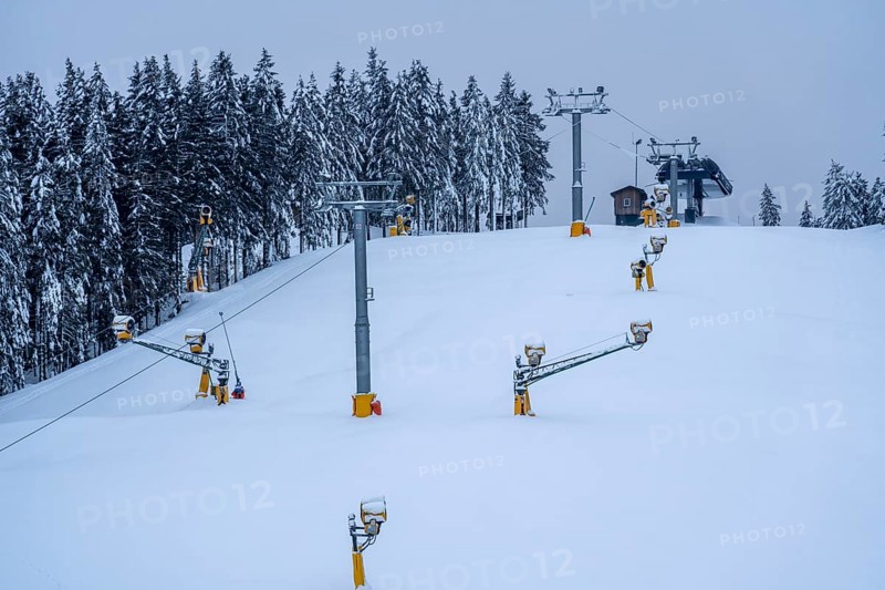 Closed ski area on the Poppenberg, empty, abandoned, access ban, lockdown, during the Corona crisis, in the Sauerland, tourist hotspot, Winterberg, North Rhine-Westphalia, Sauerland