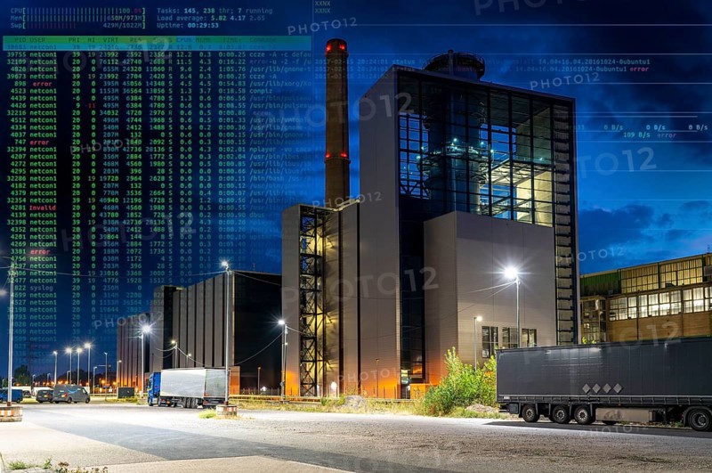 Symbolic image Critical infrastructure, Blackout risk, Cyberterrorism, The Lausward natural gas power plant, the most efficient gas and steam turbine power plant in the world, generates electricity and district heating, Block Fortuna, in the harbour of Düsseldorf, North Rhine-Westphalia, Germany, Europe
