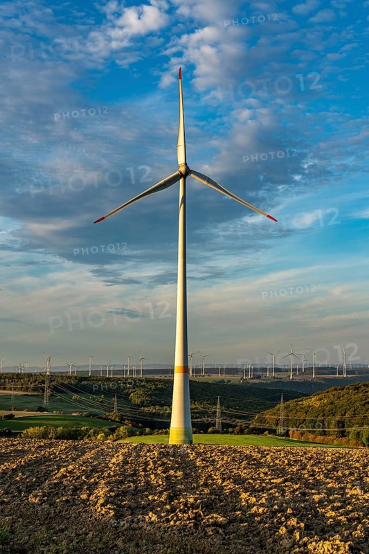 Wind farm near Bad Wünnenberg, Ostwestfalen Lippe, along the A44 motorway, North Rhine-Westphalia, Germany, Europe