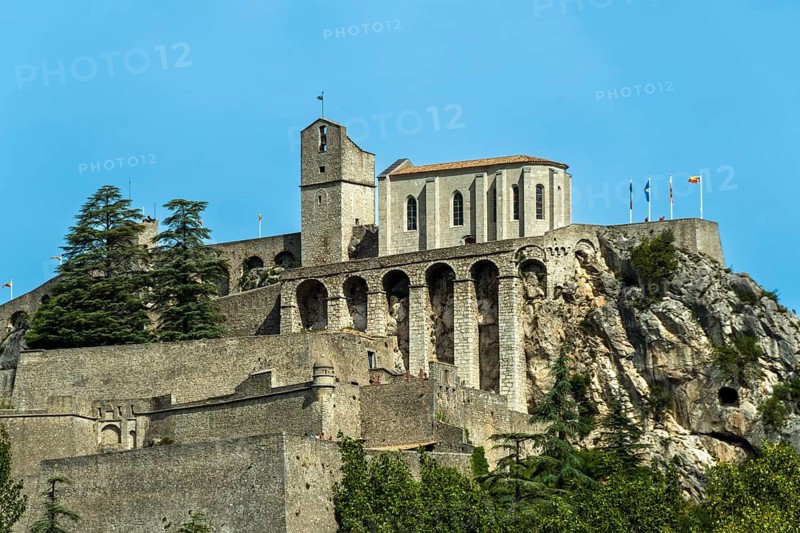 Sisteron. The keep and the Chapelle-Notre-Dame of the Citadel, Alpes-de-Haute-Provence. Provence-Alpes-Côte d'Azur. France