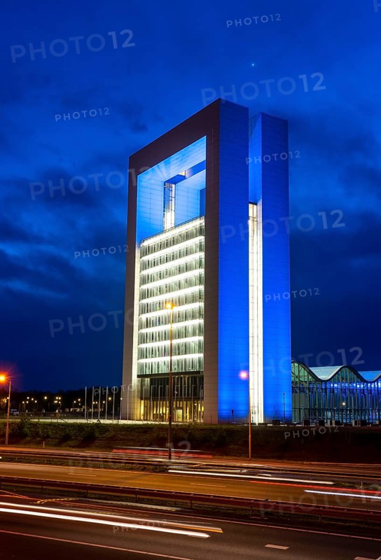 Innovatoren high-rise, in Venlo, on the A73 motorway used by the Province of Limburg and the Chamber of Commerce, part of the Venlo Greenpark business park